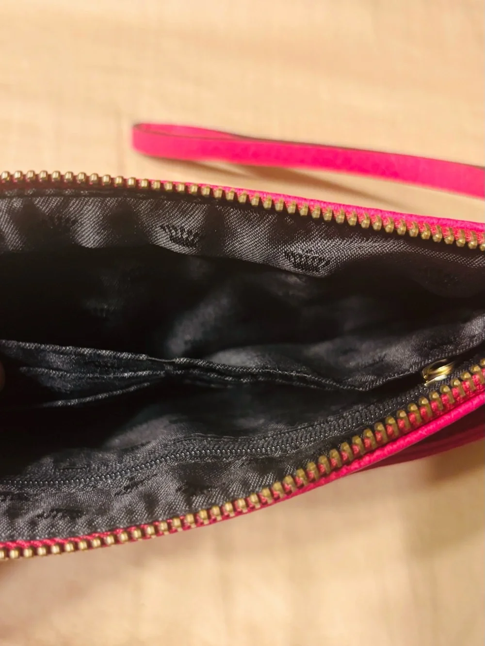 Juicy Couture Hot Pink Wristlet with Branded Logo Plate NWOT